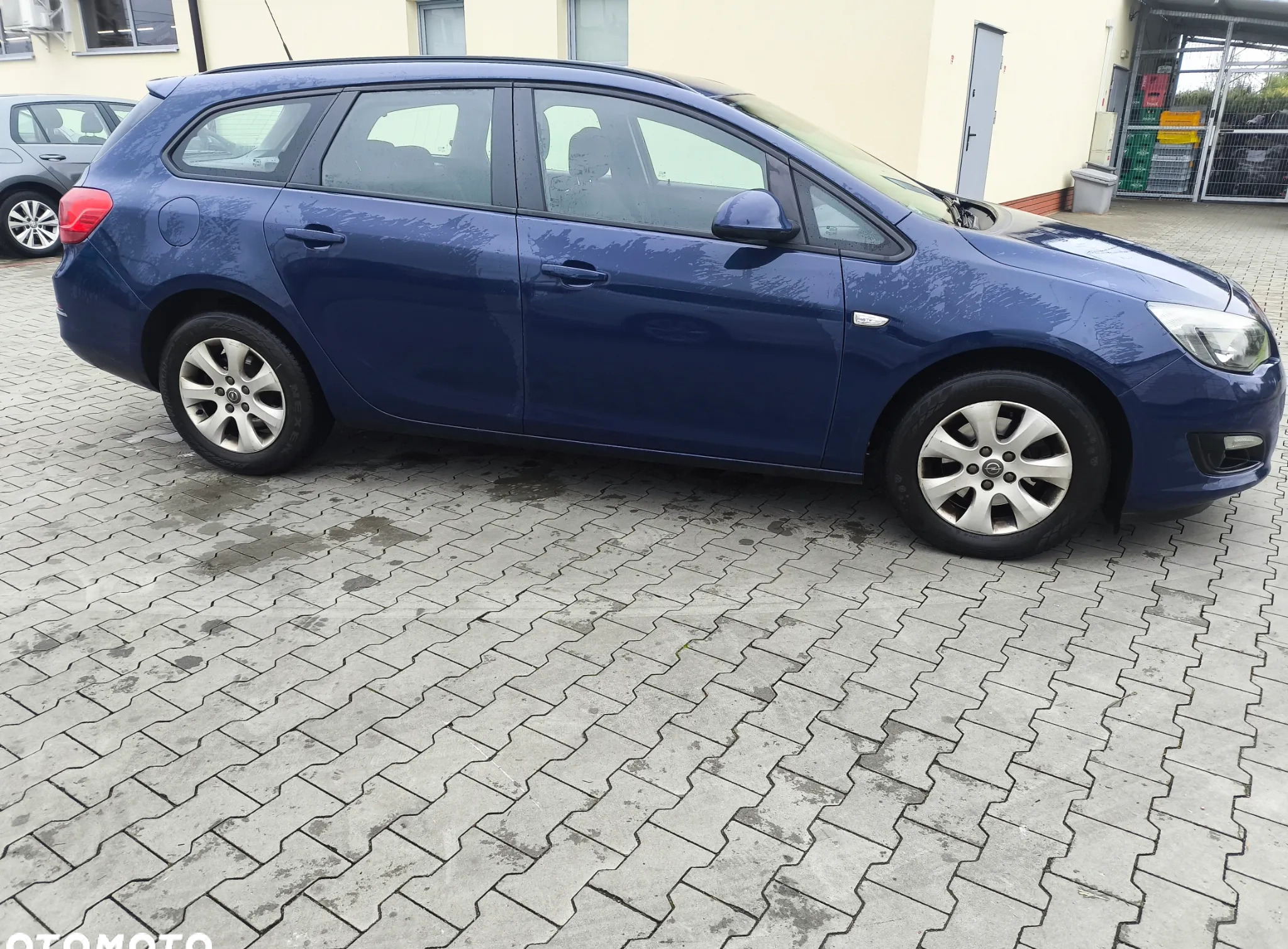 Opel Astra cena 25000 przebieg: 228000, rok produkcji 2015 z Płock małe 37